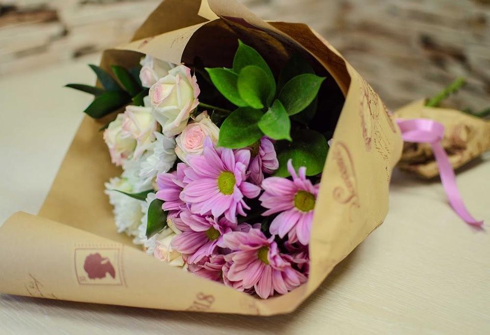 Букет цветов из: Розы и Хризантемы в Марков Лес