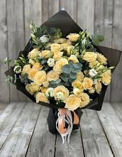 Букет цветов из:  Розы и Лизиантусы в Марков Лес