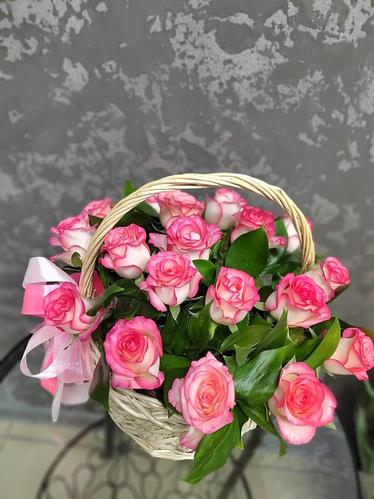 Цветочная композиция из Розы в корзине в Марков Лес