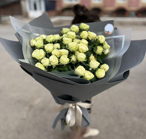 Букет Белые кустовые розы Солинеро в Марков Лес