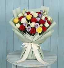 Букет цветов из:  Розы в Марков Лес