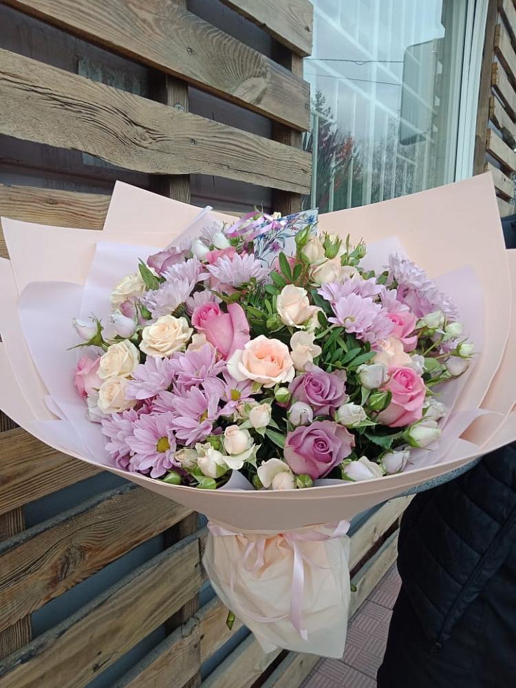 Букет цветов из: Розы и Хризантемы в Марков Лес