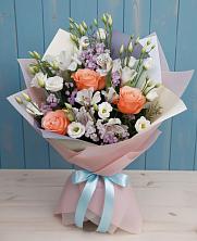 Букет цветов из:  Лизиантусы, Розы, Альстромерии и Гипсофила в Марков Лес