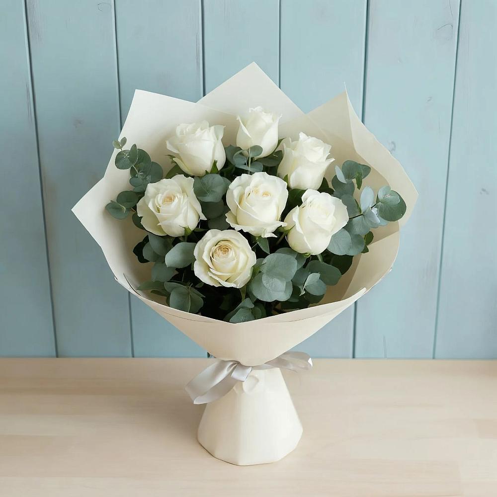 Букет Белые розы в Эвкалипте в Марков Лес
