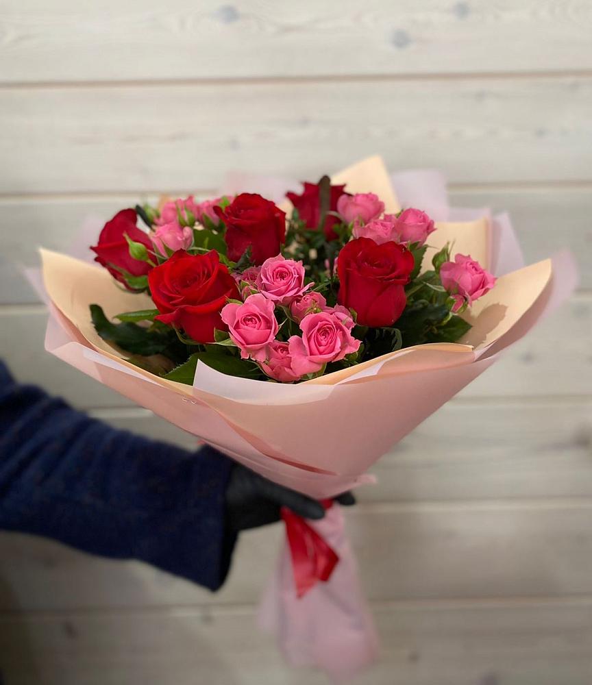 Букет цветов из: Розы в Марков Лес