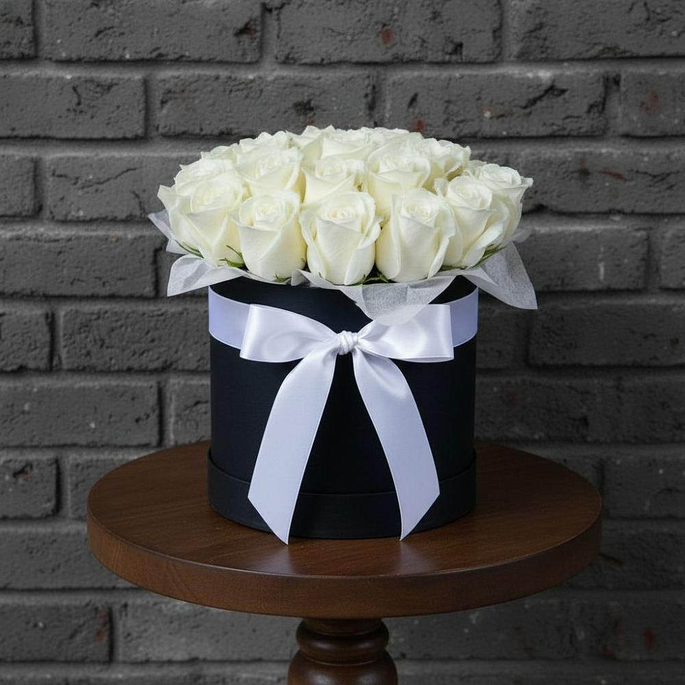 Цветочная композиция из Розы в шляпной коробке в Марков Лес