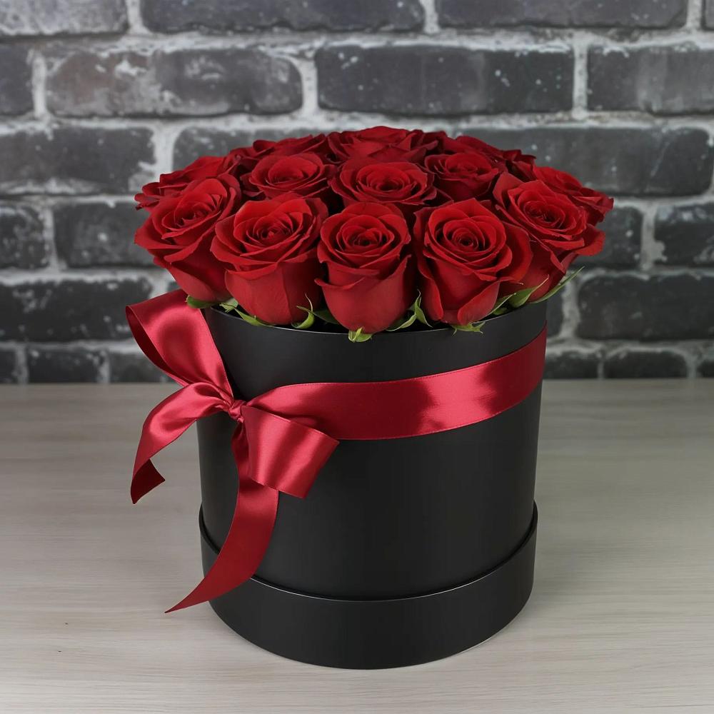 Цветочная композиция из Розы в шляпной коробке в Марков Лес