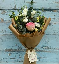 Букет цветов из:  Розы и Лизиантусы в Марков Лес