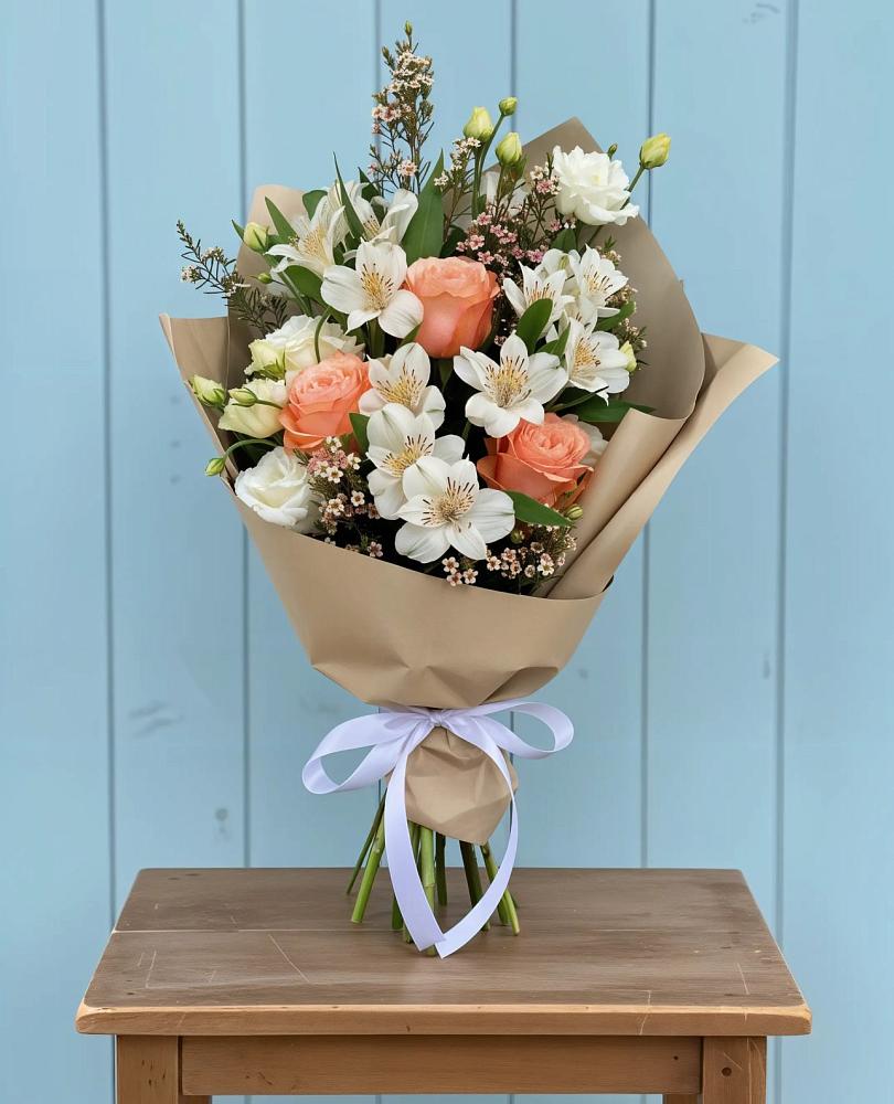 Букет цветов из: Альстромерии, Лизиантусы, Розы и Хризантемы в Марков Лес