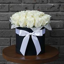 Цветочная композиция из Розы в шляпной коробке в Марков Лес